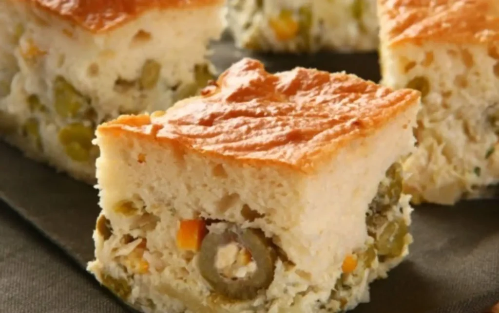 Torta Salgada Cremosa de Frango com Azeitona